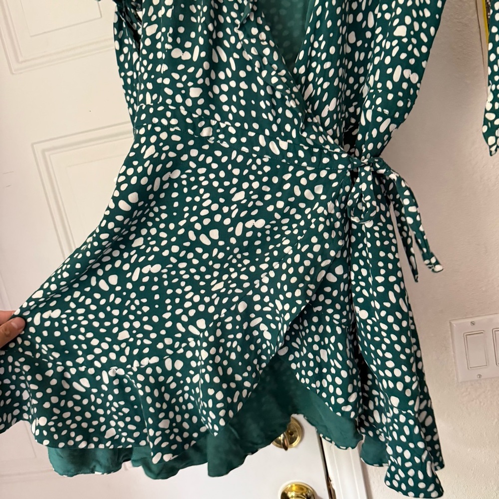 SEVEN WONDERS green white dot cheetah leopard animal ruffle wrap mini dress - Picture 3 of 8